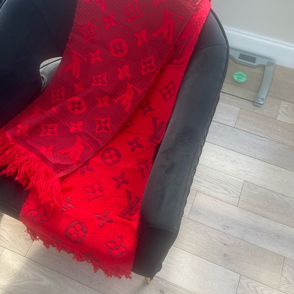 Louis Vuitton Vibrant Red Monogram Scarf - Picture 2 of 7